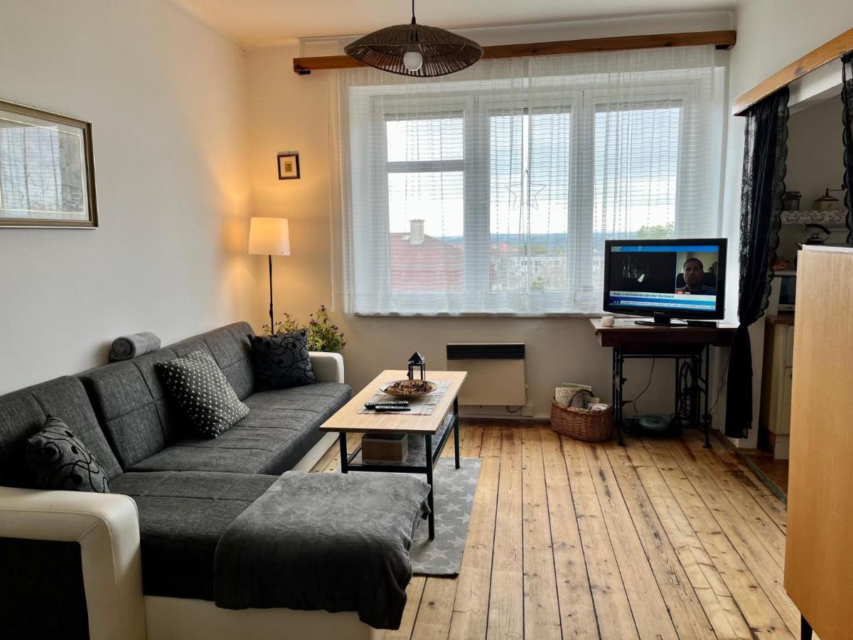 Slunny Byt S Krasnym Vyhledem Apartment Nove Mesto nad Metuji Ngoại thất bức ảnh
